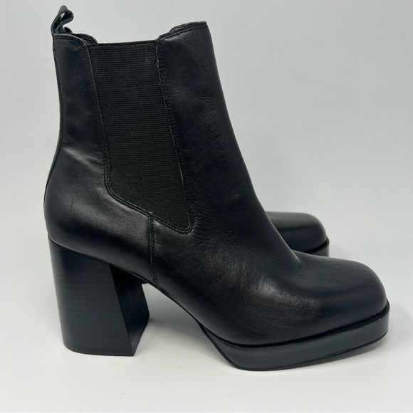 Steve Madden Expect Boot - Picture 2 of 8